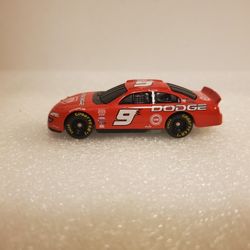 Hasbro 2001 No. 9 Bill Elliot DODGE Intrepid National Training Center 1/64