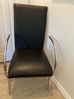 CANTILEVER FAUX LEATHER/CHROME ARM CHAIR
