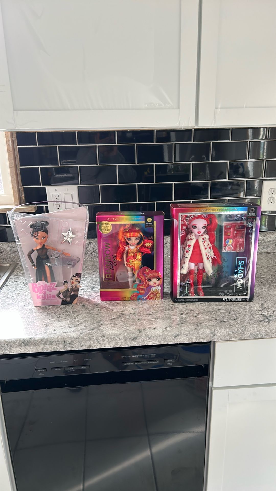 Bratz Kylie Rainbow And Shadow High