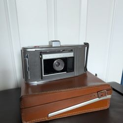 Polaroid J66 Land camera