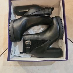 Size 7 Used Top Moda 