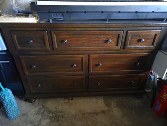 Free Large Dresser