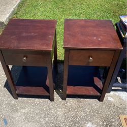 End tables/Nightstands