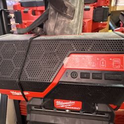 Milwaukee Stereo Bluetooth
