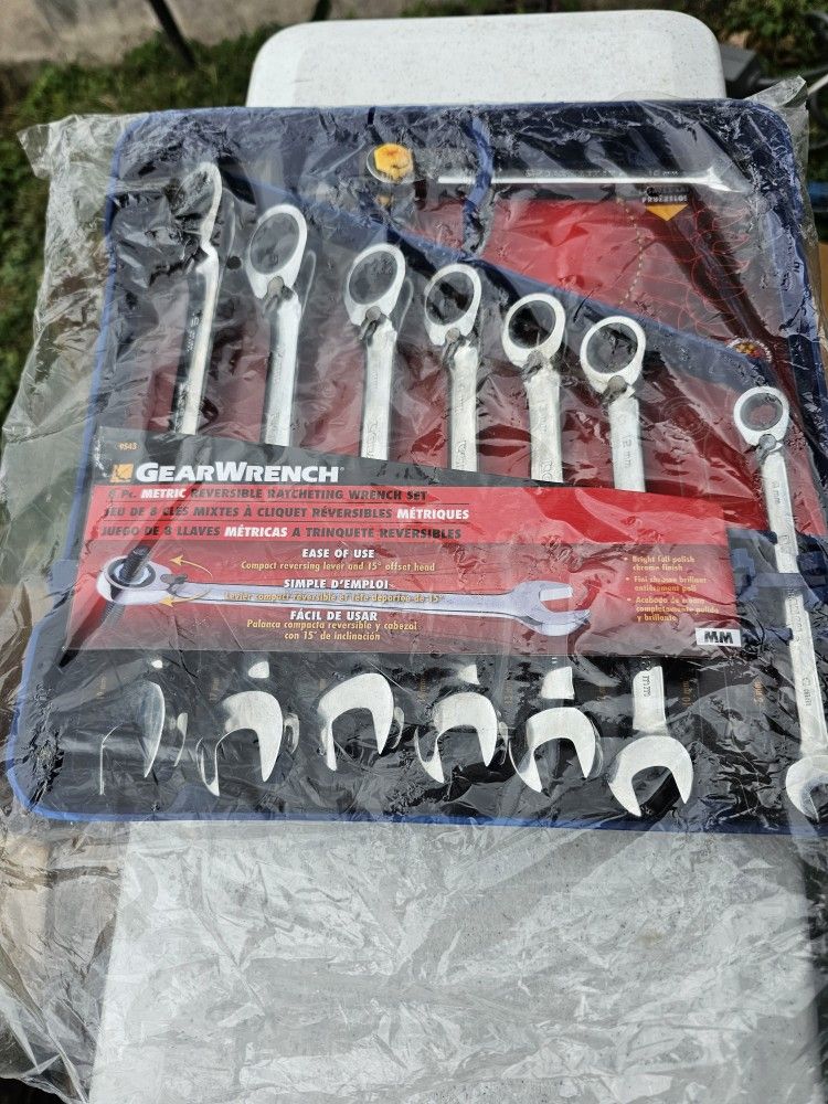 Gearwrench 8 Piece Reversible Ratcheting Combination Metric Wrench Set Brand New