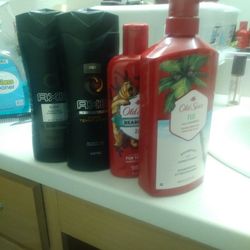 2 Body wash and 2 Shampoo/conditioner