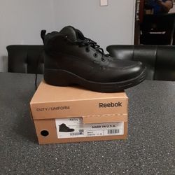 Reebok Mens Uniform Sneaker