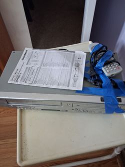 Sylvania DV220SL8 DVD/VCR Combo Player