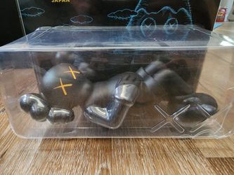 Kaws Holiday Japan Vinyl Figure