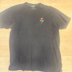 Black Avenue rose graphic tee size Large