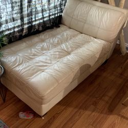 Couch Need Gone ASAP 