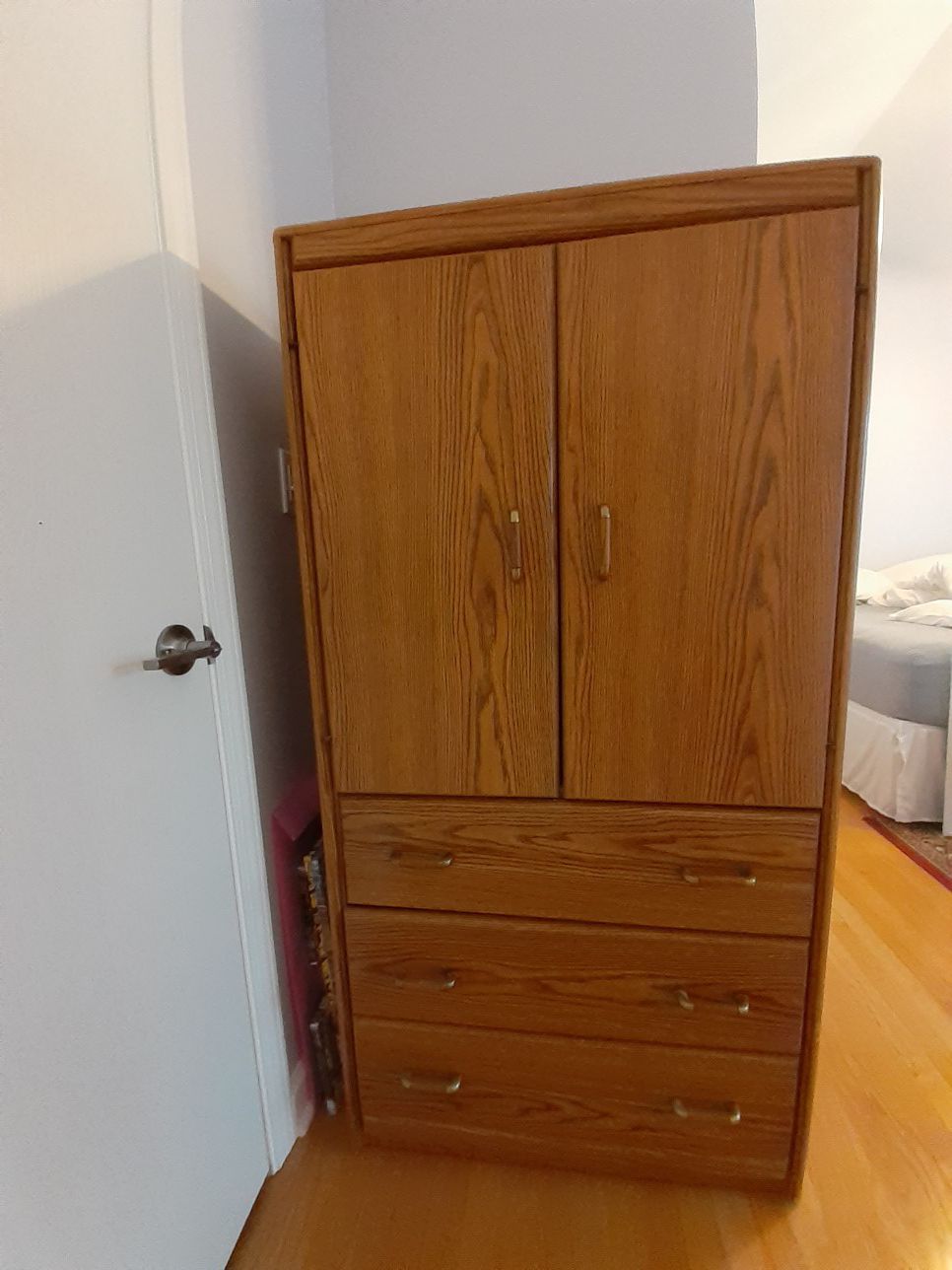 Airmoire / Wardrobe - lots of space, practical