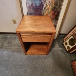 Free Oak End Table
