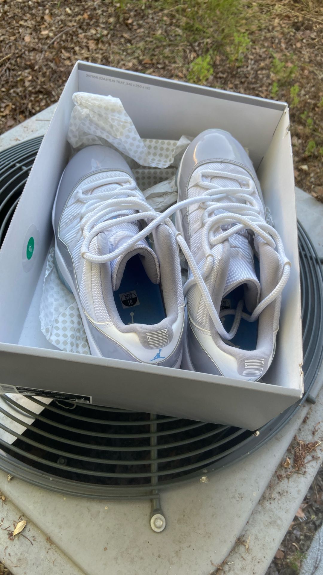 Air Jordan 11 White/University Blue