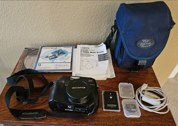 Olympus Camedia C-5060 Wide Zoom 5.1MP digital camera.