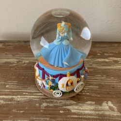 Disney  Musical Cinderella & Prince with Horse And Carriage Around The Outside