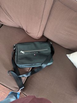 Tommy Hilfigure  messenger bag