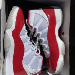 JORDAN 11s