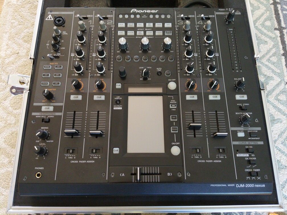Pioneer Mixer DJM-2000NXS
