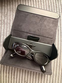 Meta Ray-Ban Smart Glasses with Case - Kylie Jenner Starfire Edition