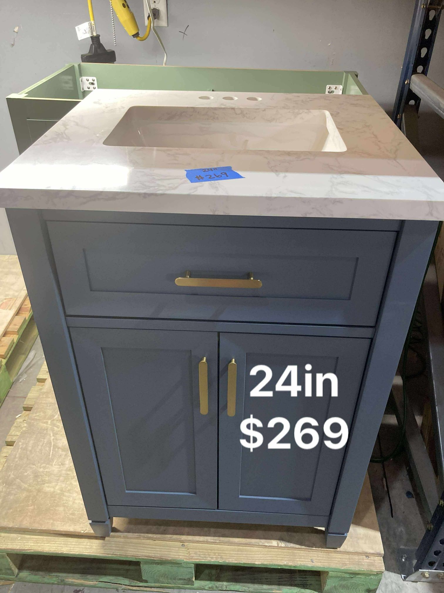 24in Bathroom Vanity With Top