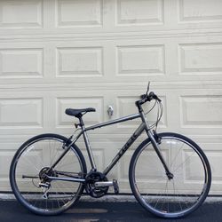 Trek FX 7.1 Hybrid Bike – 700c – 21-Speed – 20” Frame (51cm) Bicycle