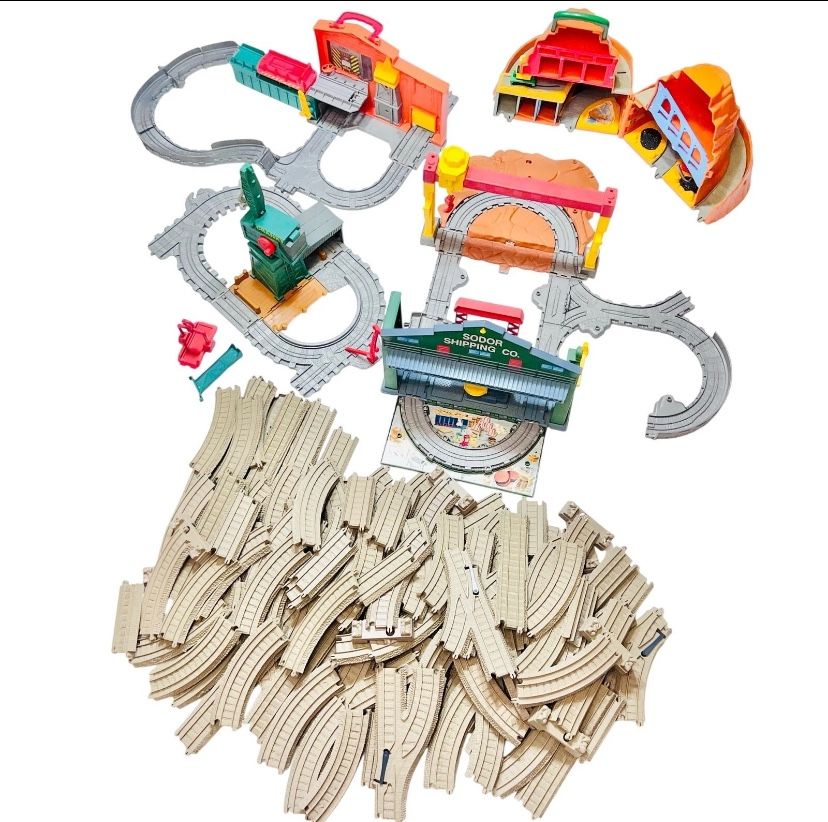 Thomas & Friends Plastic Play Set Tracks Stations And More 120 Pcs