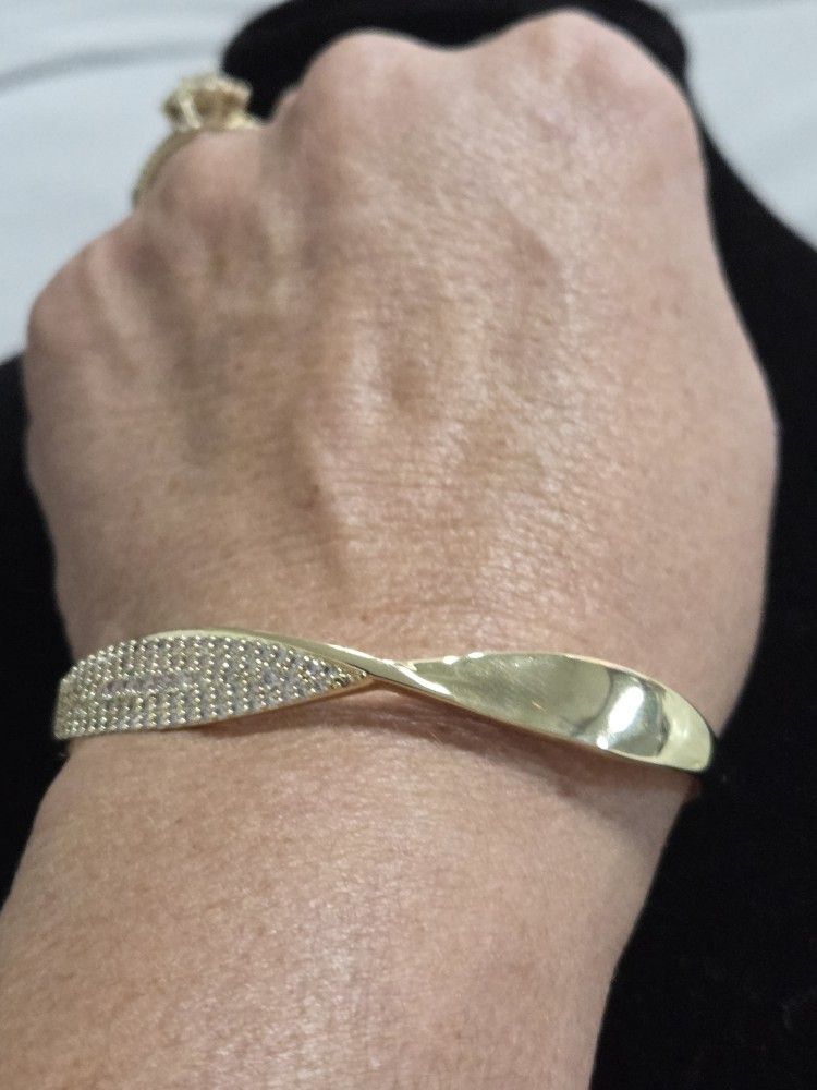 Half diamond, cut bango bracelet.