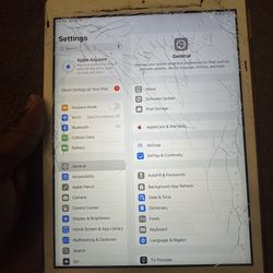 Apple iPad 7th Generation 128GB WiFi + Cellular (AT&T) – Gold – Cracked Screen – Unlocked