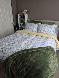 Full Size Bedroom Set with Bedding