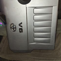 TOYOTA 3.5 2GR-FE ENGINE COVER 