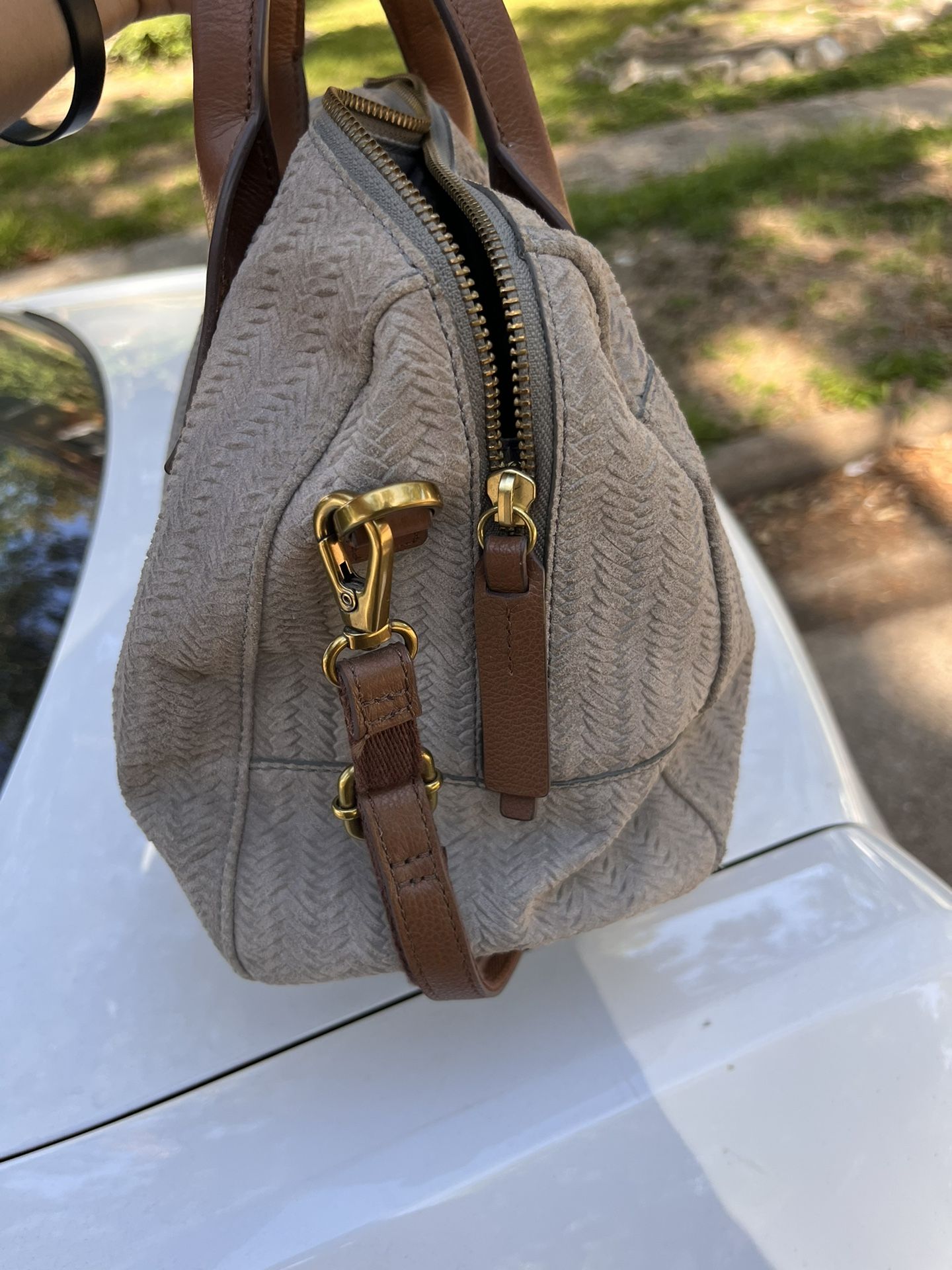 Fossil Fiona Satchel (Grey White) for Sale in Spring, TX - OfferUp