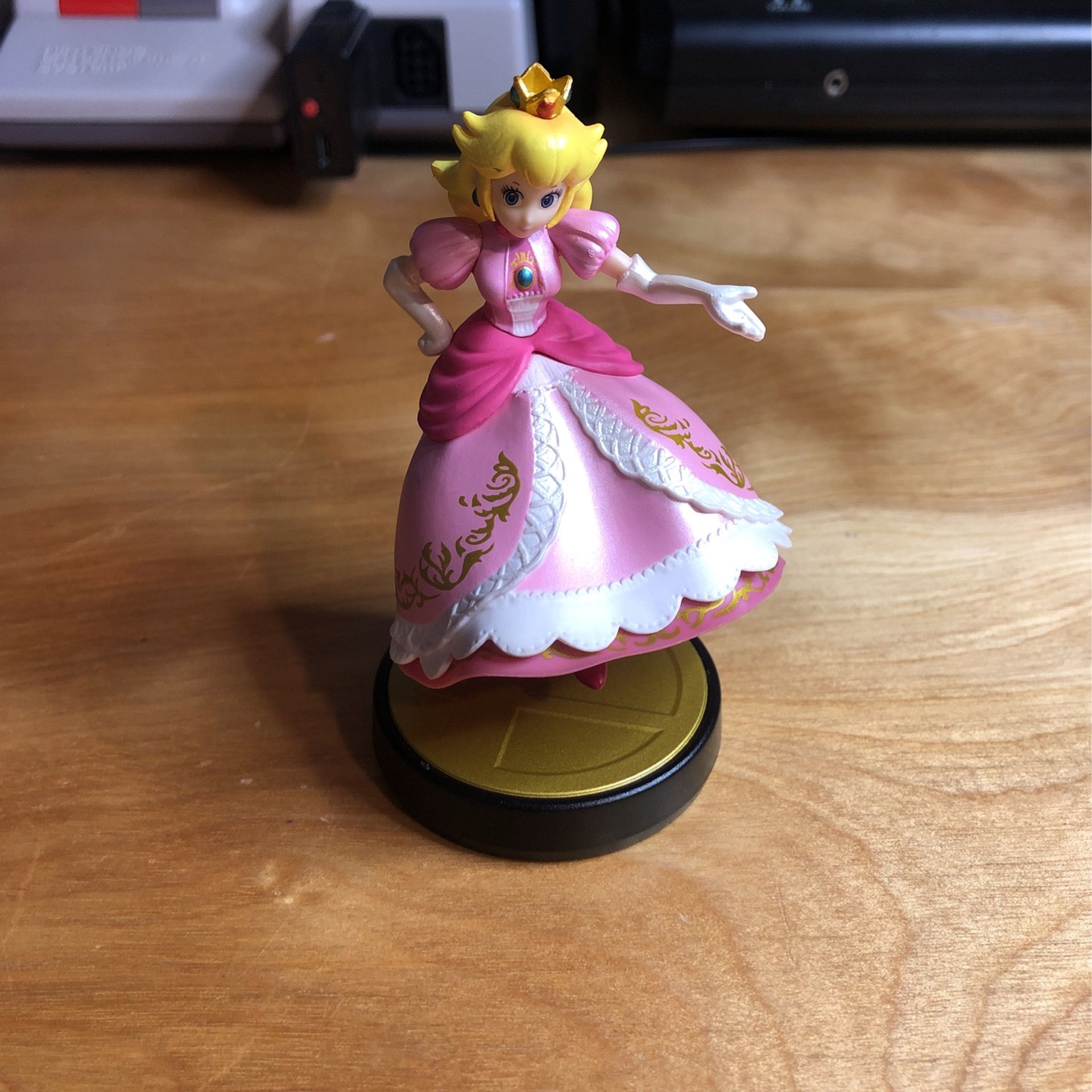 Amiibo Peach Super Mario : : Games e Consoles