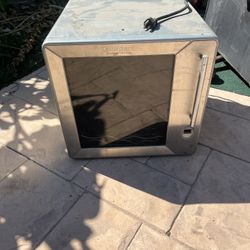 Mini fridge
