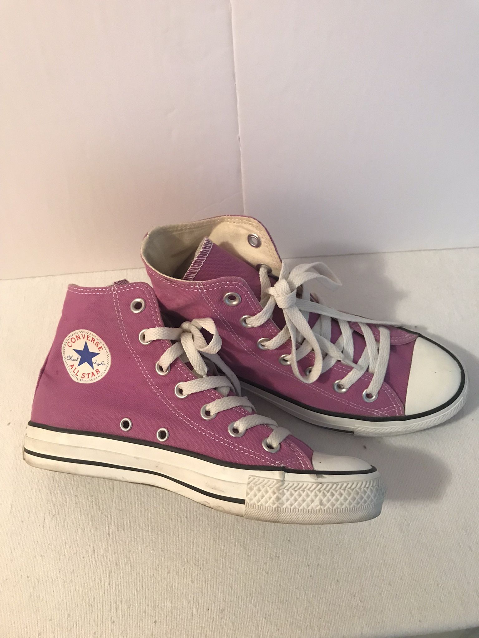 CONVERSE ALL STAR; HIGH -TOP SNEAKERS SIZE MEN’S 4 / WOMEN’S 6
