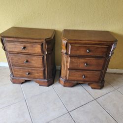 2 Nightstands 