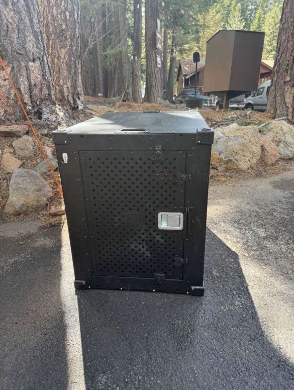 Impact dog crate 