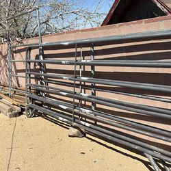 Horse corral 2 -12ft   And 1- 16ft with door