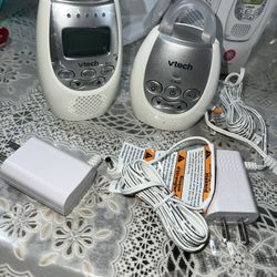 VTech Communications DM221 Audio Baby Monitor with up to 1,000 ft of Range
