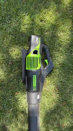 Strong leaf blower