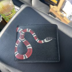 Gucci Black leather snake wallet GREAT CONDITION