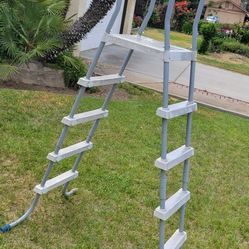 Large Pool Ladder with platform!