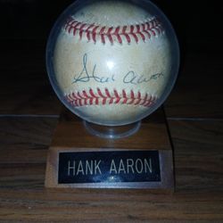 Hank Aaron Signed Baseball Authenticated At Carl's Sports Memorabilia Not Graded $225