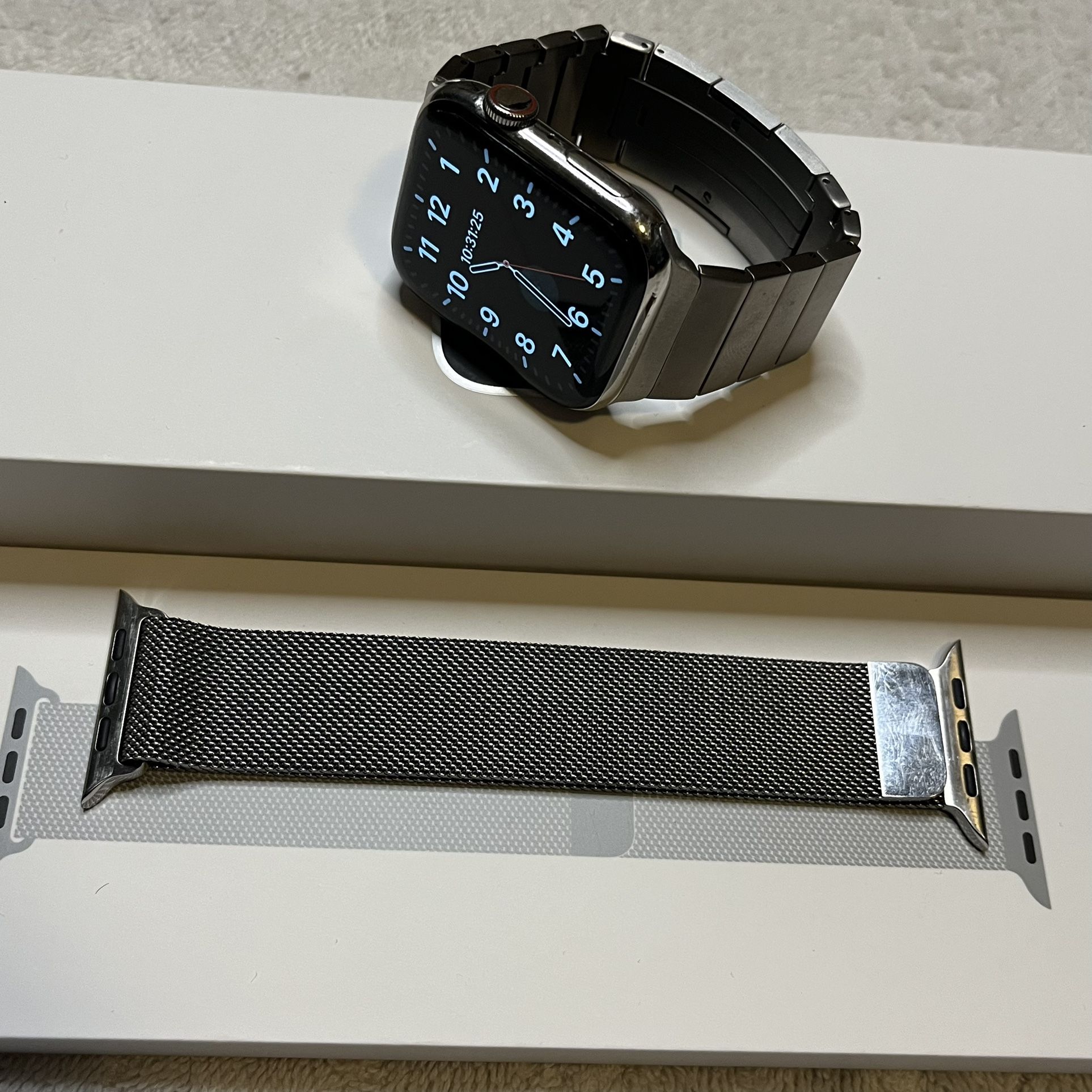 Unlocked Apple Watch Series 5 LTE 44MM Silver Stainless Steel - Milanese Loop