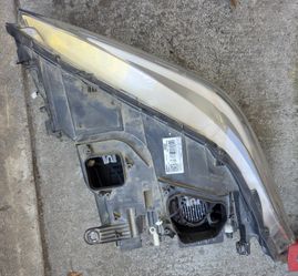 BMW X1, Right Headlight Assembly 