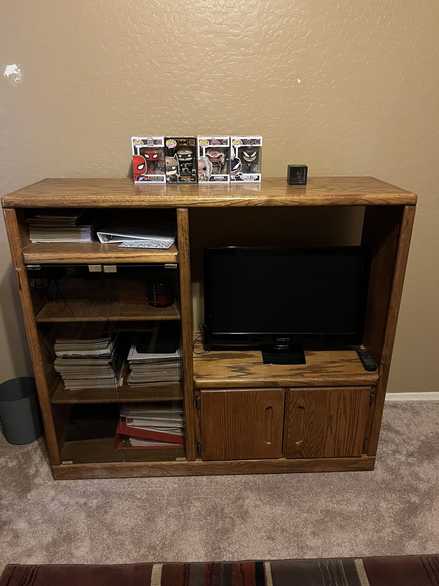 Entertainment center