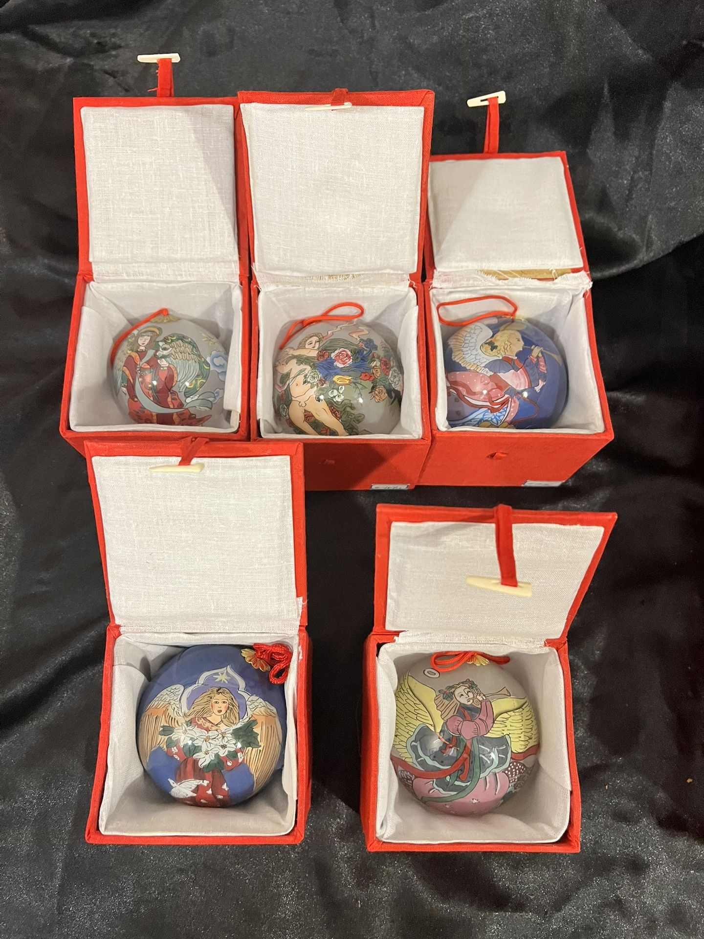🎄🎅🏻 Set of 5 Vintage Religious-Themed Glass Ornaments Set of 5 Vintage Inside-Painted Glass Christmas Ornaments – Religious Theme” De