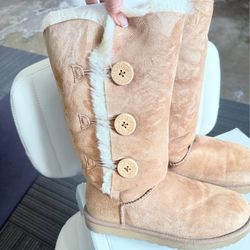 Uggs boots size 9