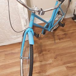 Schwinn Cruiser Bike Blue Excellent Condition