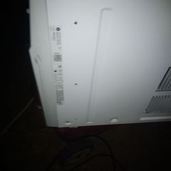 GE AC.Window or wall mound white 14300 btu